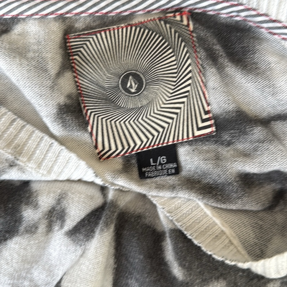 Volcom Sweater - Picture 5 of 6